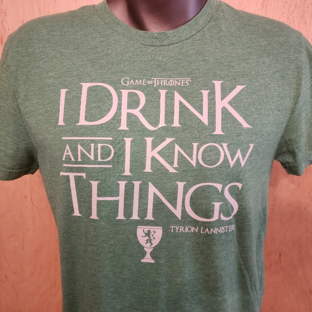 Game of Thrones T Shirt. I Drink and I Know Things. Size Medium